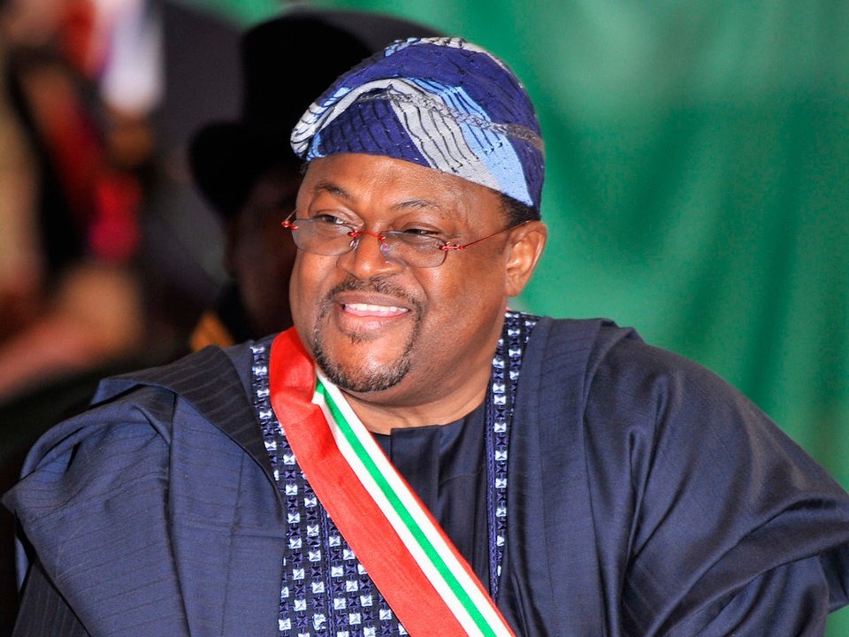 10 tỷ phú da màu giàu nhất thế giới - 7
Mike Adenuga, tỷ phú 64 tuổi người Nigeria