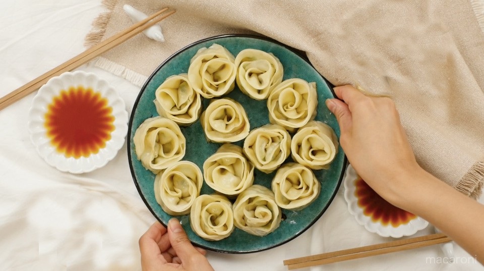 Bữa sáng cuối tuần với há cảo hoa hồng đơn giản mà đẹp mắt vô cùng - 8 Bữa sáng cuối tuần với há cảo hoa hồng đơn giản mà đẹp mắt vô cùng - 8