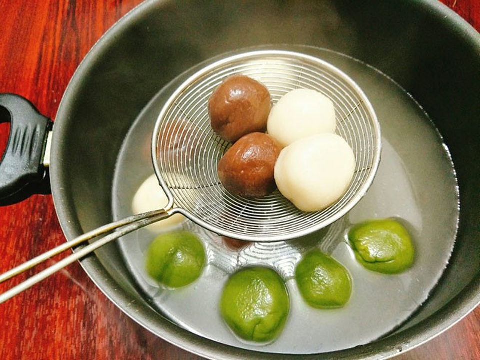 Sáng mùa đông có bát chè trôi nước ngọt ngào, nóng hổi là nhất! - 12 Sáng mùa đông có bát chè trôi nước ngọt ngào, nóng hổi là nhất! - 12