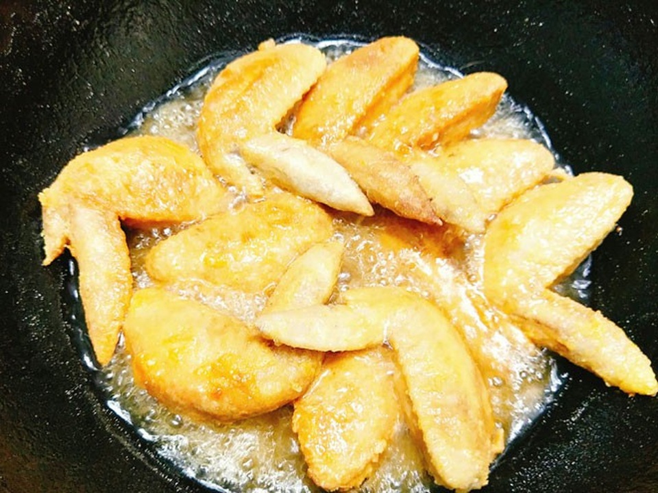 Ứa nước miếng với cánh gà chiên mắm đậm đà, giòn dai ngon đã đời - 16 Ứa nước miếng với cánh gà chiên mắm đậm đà, giòn dai ngon đã đời - 16