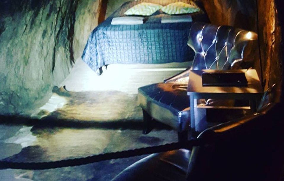 Trở về "thời tiền sử" tại 7 khách sạn hang động độc và lạ nhất hành tinh - 9