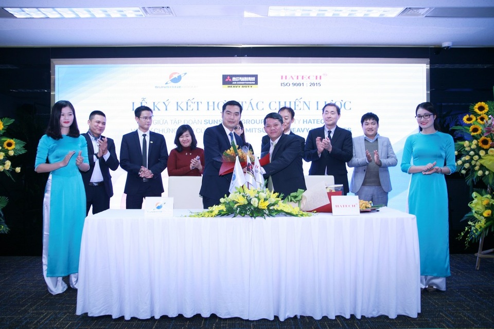 Xu hướng đầu tư bất động sản cao cấp: Sự lên ngôi của "Chân – Thiện - Mỹ" - 3
Lễ kí kết với sự tham dự của nhiều lãnh đạo các bên