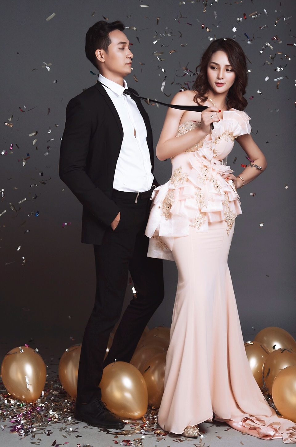 Chính sự hoản hảo của hình thể mà Vi Nhan Ngọc đẹp mê hoặc mọi ánh nhìn trong bất kỳ bộ trang phục nào.