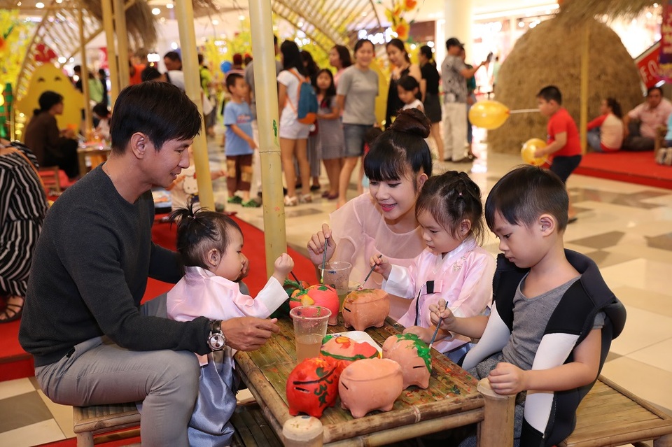 Sau thành công phim ảnh, Lý Hải dành “món quà” Tết bất ngờ cho cả gia đình - 3 Sau thành công phim ảnh, Lý Hải dành “món quà” Tết bất ngờ cho cả gia đình - 3
