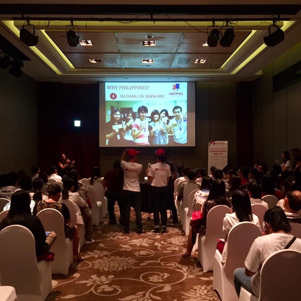 
Khán phòng chật kín chỗ vì những chia sẻ hữu ích của các chuyên viên đầu ngành
