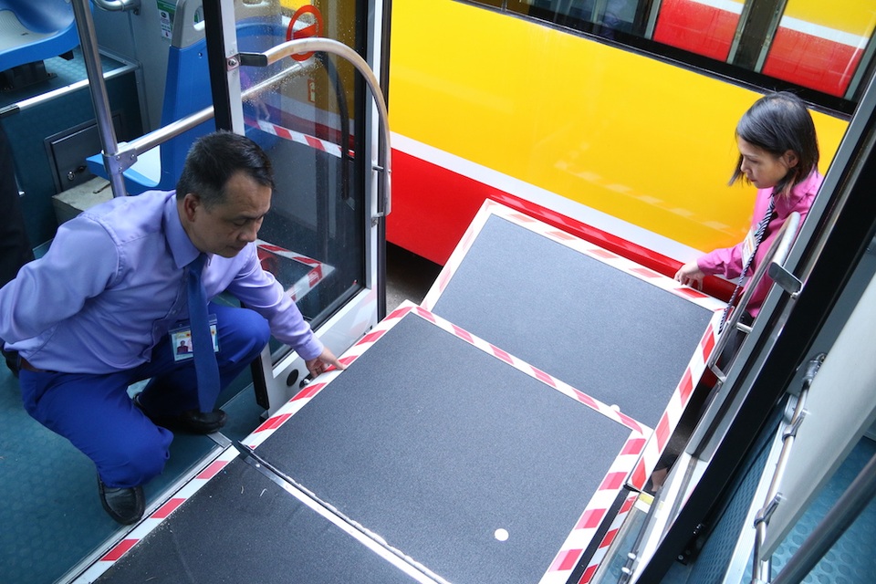 Hà Nội: Chính thức đưa xe buýt đạt tiêu chuẩn Euro 4 đi vào hoạt động thay thế xe buýt cũ - 3