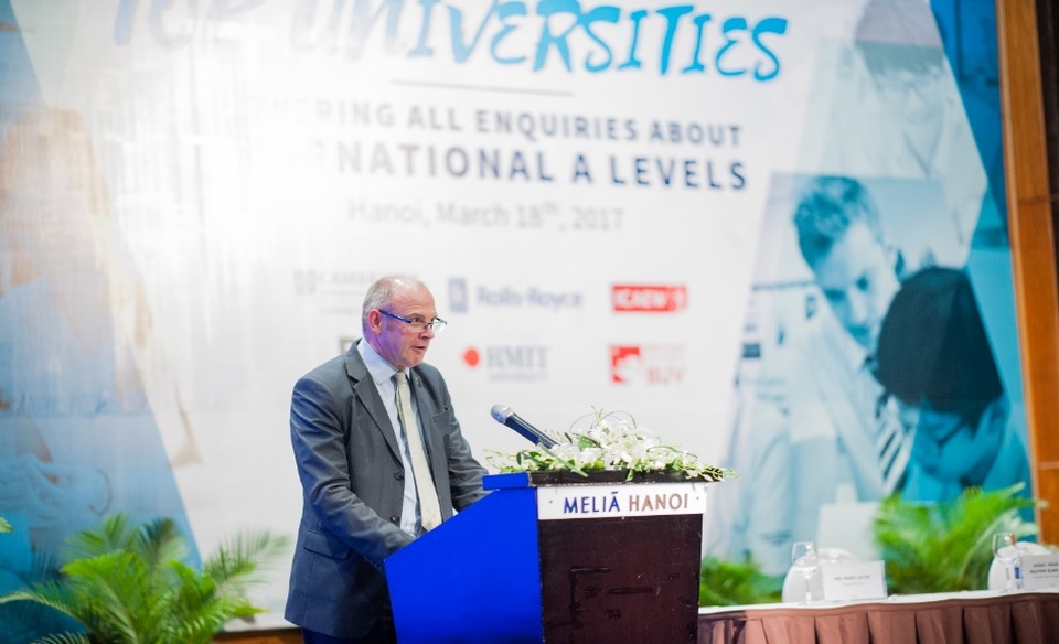Cơ hội vào các trường Đại học top đầu trên thế giới ngay tại Việt Nam - 3 Ông Mark Sayer - Hiệu trưởng Trường Quốc Tế Anh Việt Hà Nội.
