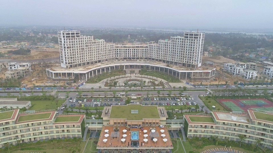 FLC Sầm Sơn tiềm năng phát triển và cơ hội đầu tư - 3 FLC Grand Hotel 15 tầng thuộc giai đoạn 2 của FLC Sầm Sơn đang gấp rút được hoàn thiện và đi vào bàn giao