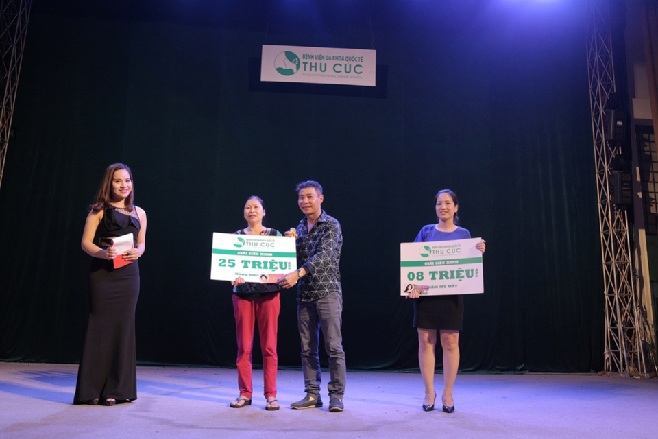 “Sức nóng” của hành trình tôn vinh nhan sắc Việt tại Phú Thọ - 3 Nhiều chị em may mắn nhận được Voucher làm đẹp, chăm sóc da giá trị ngay trong ngày diễn ra sự kiện