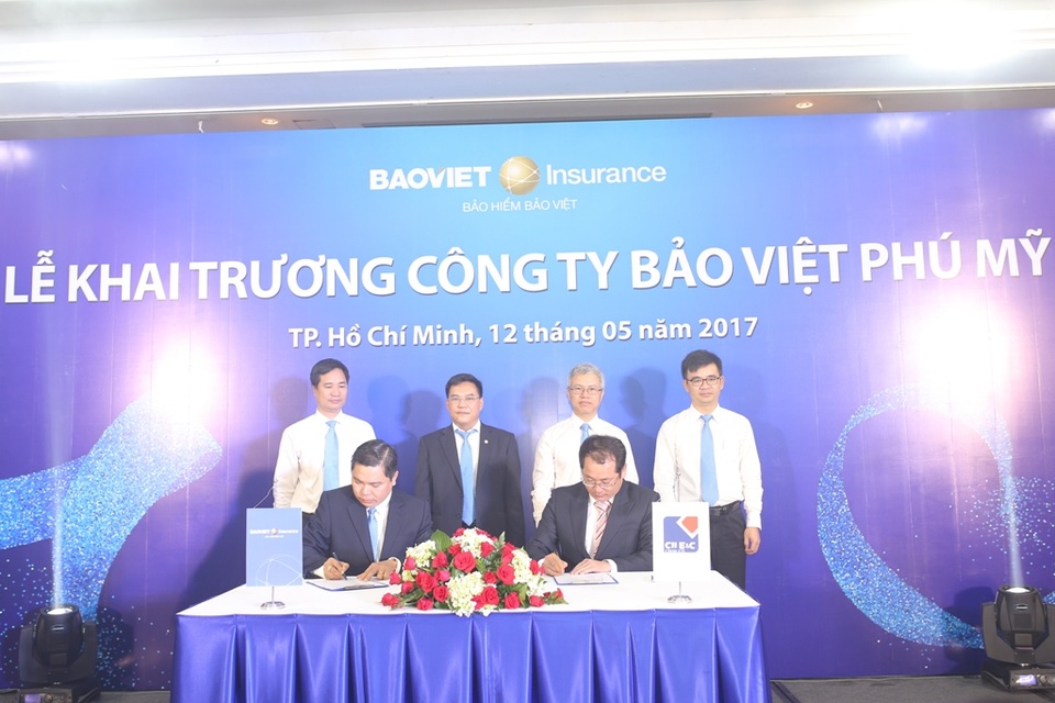 Bảo hiểm Bảo Việt “phủ sóng” Sài Gòn - 3 Ông Đoàn Chánh Thái - GĐ Công ty BV Phú Mỹ và ông Phùng Văn Hiền - PTGĐ Công ty CP Xây dựng Hạ tầng CII E&C ký kết hợp tác