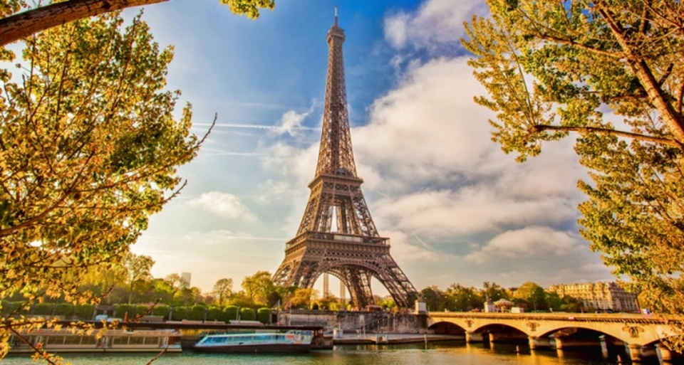 Sự thật kì lạ về tháp Eiffel mà bạn chưa biết - 3 Sự thật kì lạ về tháp Eiffel mà bạn chưa biết - 3