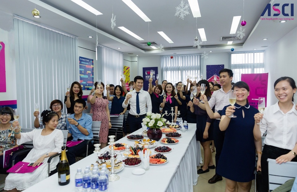 “Tư vấn Giáo dục ASCI” - thương hiệu tiên phong về hướng nghiệp quốc tế - 3
Nhiều phụ huynh và học sinh tin tưởng vào sự thành công của ASCI về hướng nghiệp quốc tế