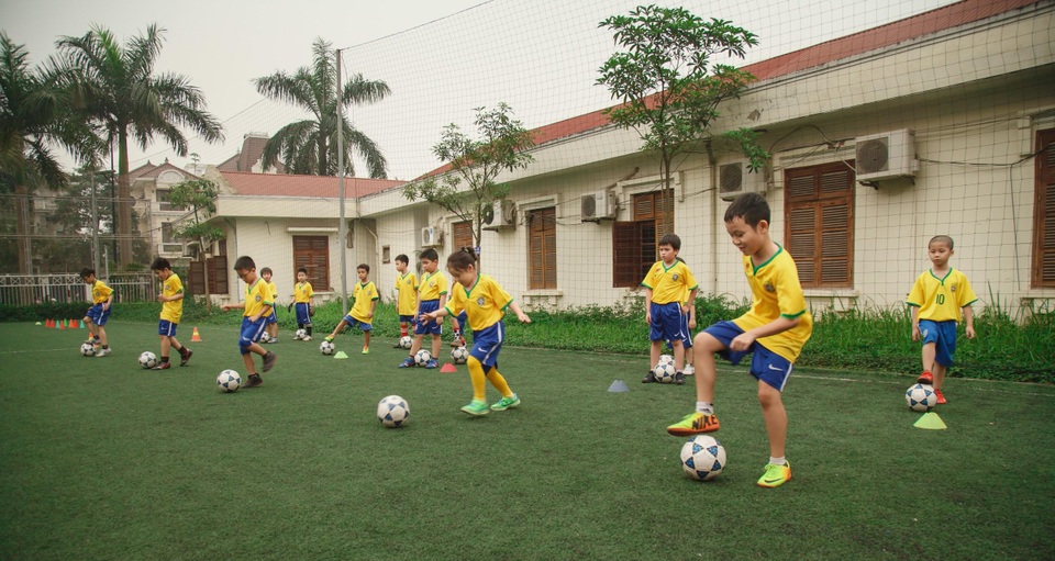 Hanoi Academy - Trường Song ngữ có không gian đẹp bậc nhất Hà Nội tuyển sinh lớp 1 - 3 Hoạt động thể chất của khối học sinh tiểu học.