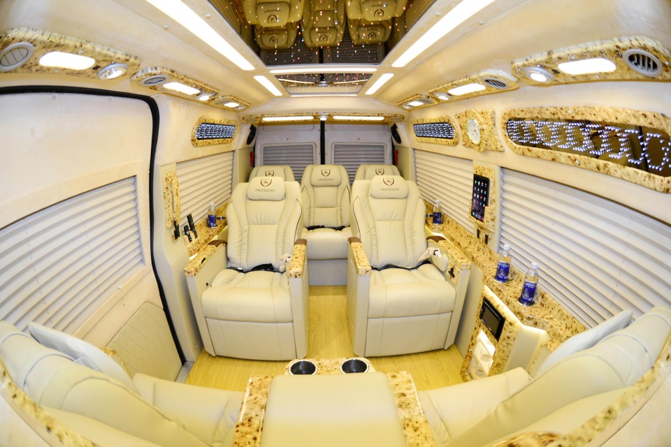 Xe DCAR chính thức có mặt tại Nhật Bản - 3 Xe DCar President có hệ thống ghế thoải mái