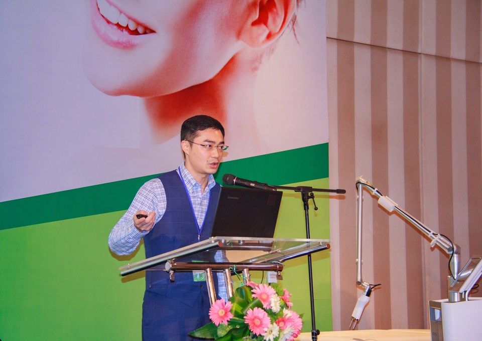 Giới thiệu công nghệ làm đẹp mới điều trị các bệnh sắc tố da và giảm béo - 2
Dr Sky Wong, HongKong chia sẻ kinh nghiệm
