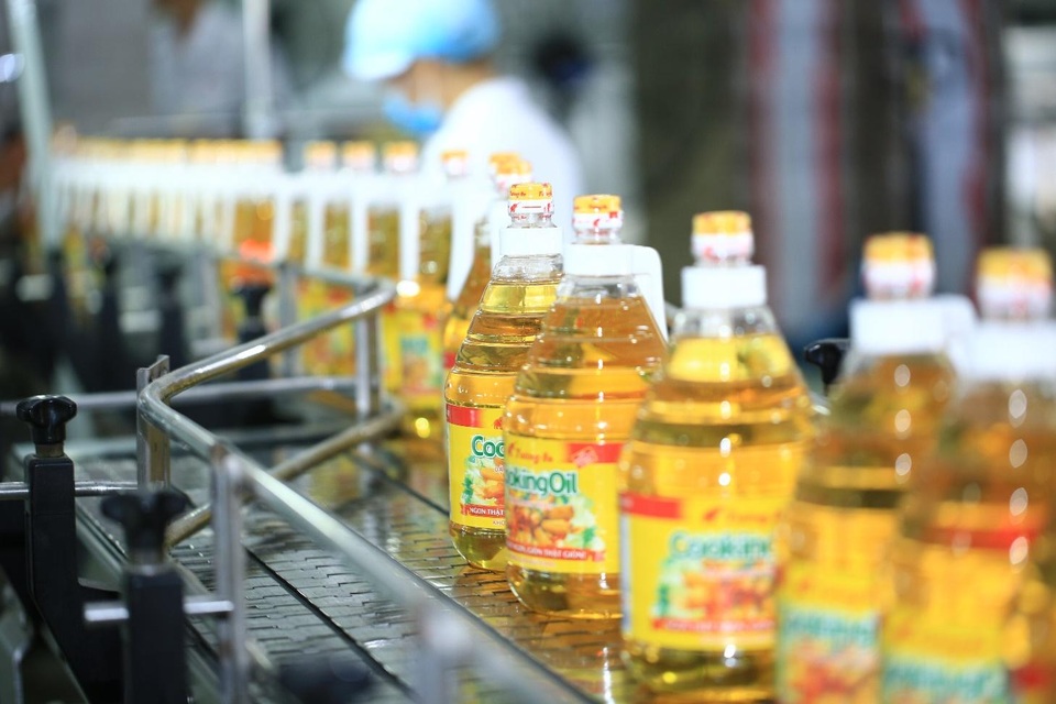 Khám phá những vốn quý làm nên thương hiệu "Chú Voi đỏ" - 3
Dầu ăn Cooking Oil được người Việt yêu thích gần 30 năm qua bởi đặc tính giòn, ngon và nhiều dưỡng chất