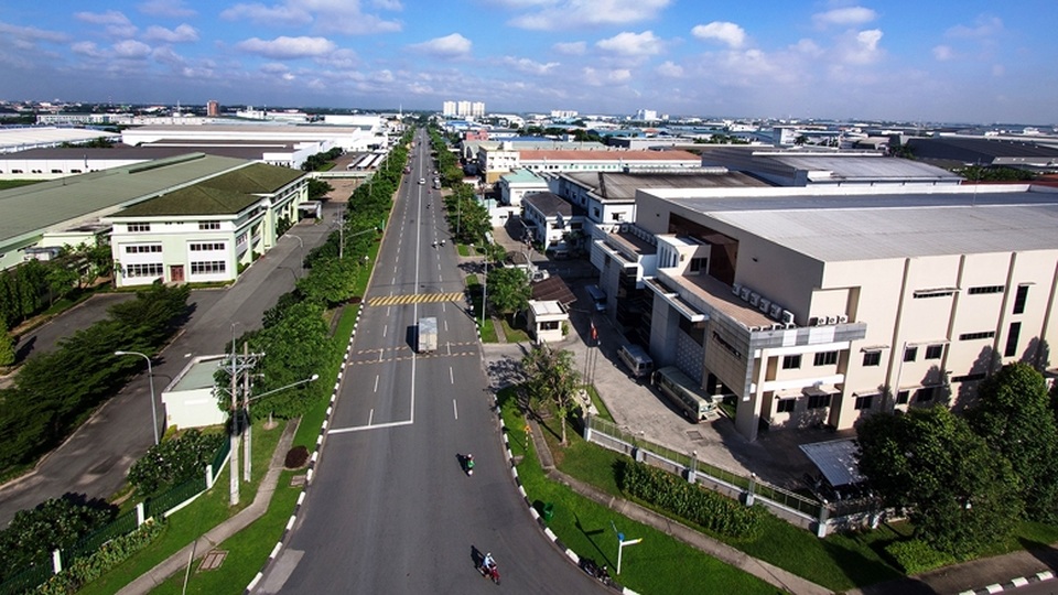 Tình hình đất nền Bình Dương khu vực Mỹ Phước đang nóng trở lại. - 3 Vẻ sầm uất, giao thông đường sá thuận lợi ở các KCN tại Bình Dương.