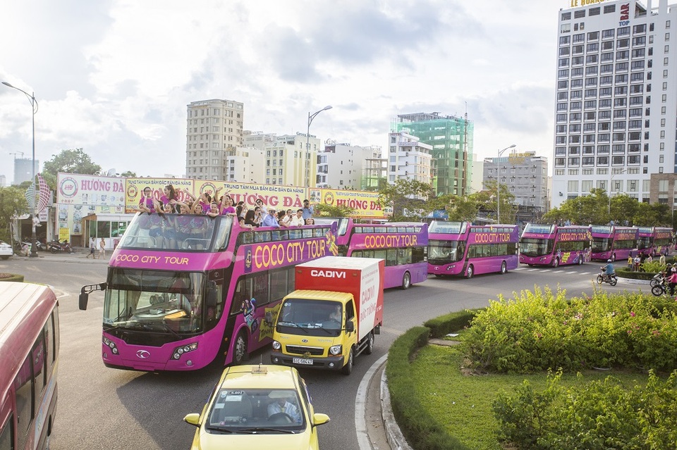 Xe buýt du lịch 2 tầng Coco City Tour đã có mặt tại Đà Nẵng - 3 Coco City Tour lăn bánh trên các cung đường tuyệt đẹp của thành phố biển Đà Nẵng