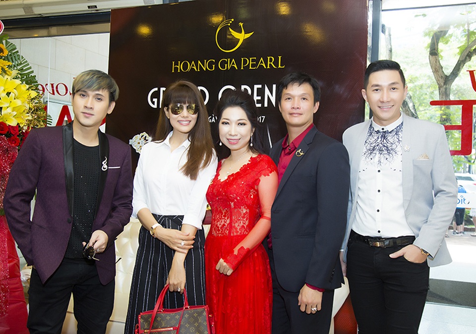 Nguyên Vũ, Nam Phong hội ngội nhiều bạn bè trong giới showbiz tại sự kiện