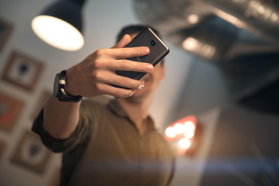 Smartphone Pháp chụp ảnh siêu pixel 52MP và hiệu ứng bokeh đẹp - 3 Smartphone Pháp chụp ảnh siêu pixel 52MP và hiệu ứng bokeh đẹp - 3