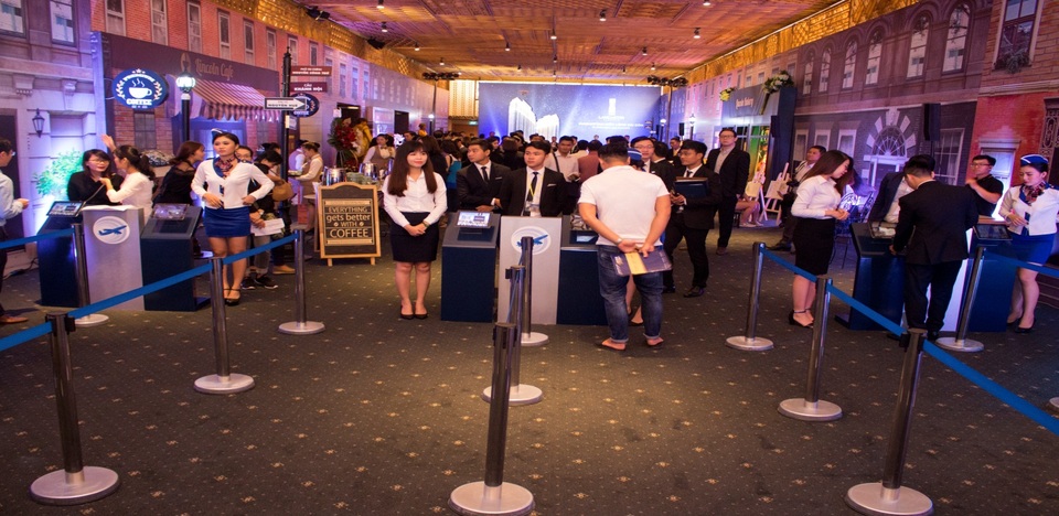 Lancaster Lincoln đã tái hiện lại không gian đường phố Manhattan sôi động và hình thức check-in hiện đại như thủ tục hàng không để mang đến những trải nghiệm chân thật nhất cho khách hàng.