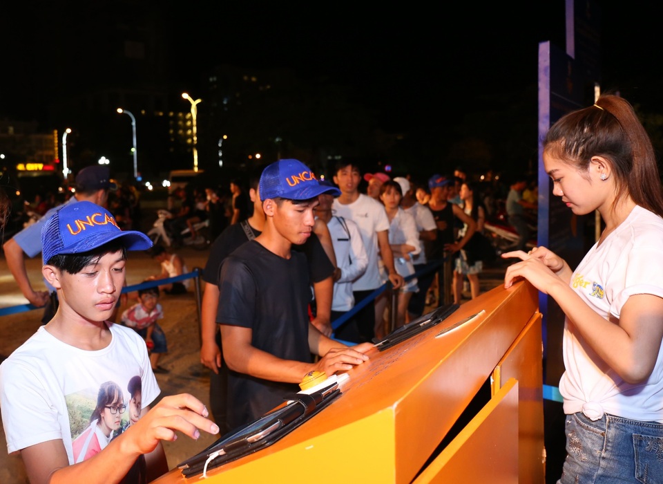 Độc đáo thông điệp “Có bản lĩnh, có tất cả” - 3 Độc đáo thông điệp “Có bản lĩnh, có tất cả” - 3