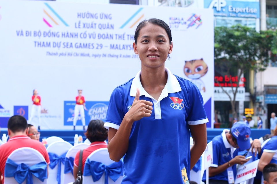 Có cùng tâm trạng như Tiến Công, cô gái điền kinh nhảy ba bước Trần Huệ Hoa, từng đạt HCB tại SEA Games 28 chia sẻ: “Được sự đồng hành cổ vũ của hàng ngàn người hâm mộ và nhà tài trợ Number 1 Active giúp cho tôi thêm tự tin để bảo vệ thành tích của mình và hướng đến mục tiêu xa hơn là đổi màu huy chương tại SEA Games 29”.