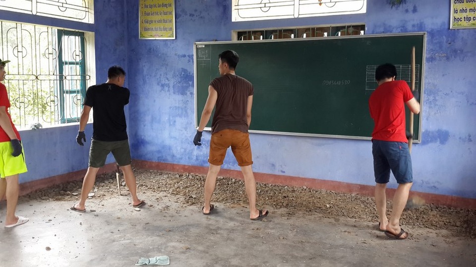 DHS Việt tại Nga về nước xây công trình phụ, tu bổ trường học ở bản Rào Con - 3 DHS Việt tại Nga về nước xây công trình phụ, tu bổ trường học ở bản Rào Con - 3