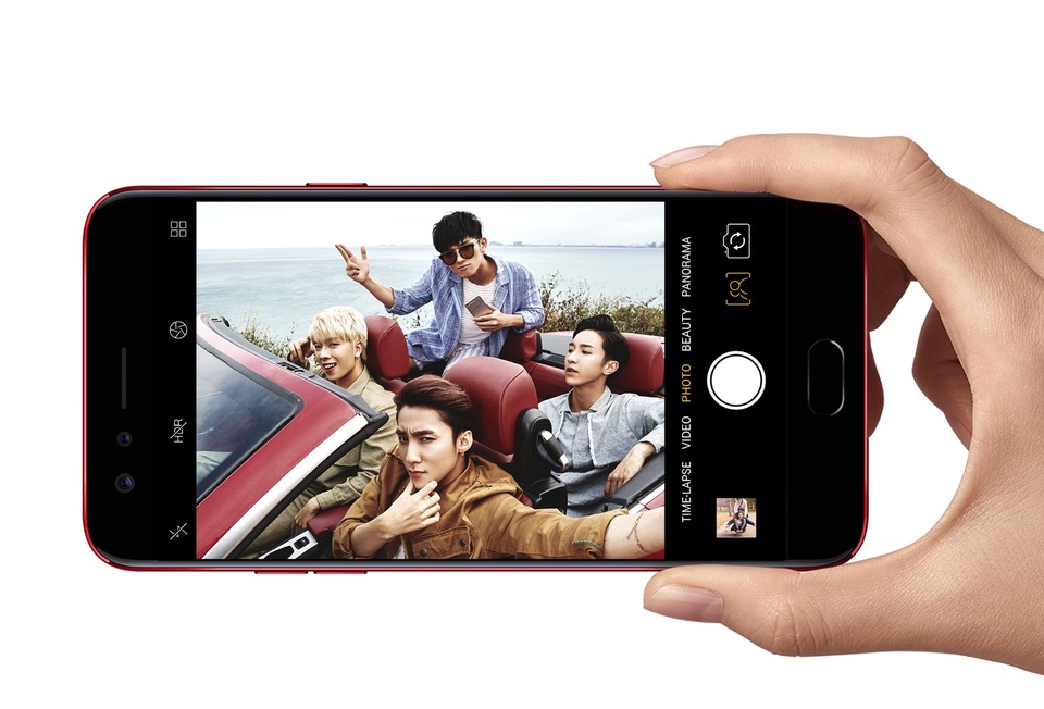OPPO F3 tiếp tục khẳng định độ “chất” với hơn 10.000 đơn đặt hàng phiên bản đỏ đam mê - 3 OPPO F3 tiếp tục khẳng định độ “chất” với hơn 10.000 đơn đặt hàng phiên bản đỏ đam mê - 3