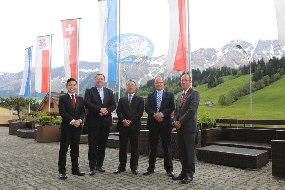 Thách thức và cơ hội du học Thuỵ Sỹ tại HTMi năm 2018 - 3
Đại diện Cầu Xanh trong chuyến thăm sinh viên và nhà trường hàng năm tại trường HTMi