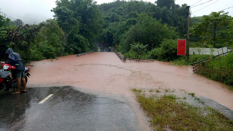 Thầy trò Pá Mỳ mong lắm một cây cầu - 3