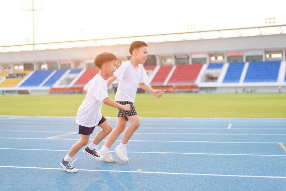 Tác hại không ngờ khi trẻ tiêu thụ quá nhiều canxi - 3
Rèn luyện thể chất là một trong những yếu tố không thể bỏ qua nếu muốn phát triển chiều cao