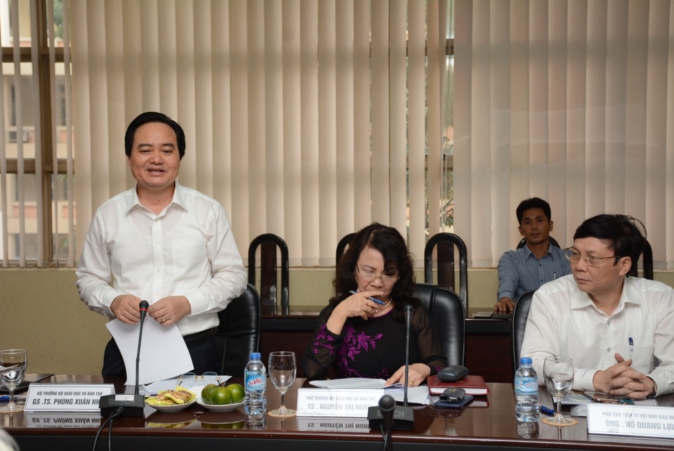 Bộ GD-ĐT và Hội Khuyến học Việt Nam kí kết phối hợp xây dựng Xã hội học tập - 3
Bộ trưởng GD&ĐT Phùng Xuân Nhạ cho biết, tới đây Bộ và Hội Khuyến học sẽ có nhiều chương trình phối hợp hoạt động hiệu quả, thiết thực hơn nữa.