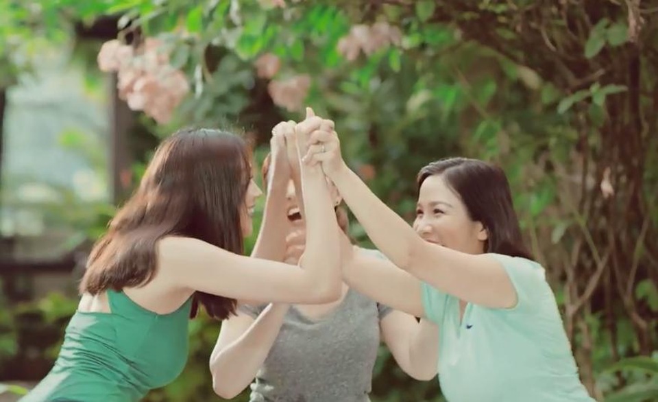 Thanh Hằng: "Chẳng ai bận rộn đến mức không có 5 phút cho chính mình" - 3 Với vai trò là đại sứ của chiến dịch “Sống trẻ cùng Anlene”, Thanh Hằng kỳ vọng sẽ mang lại cảm hứng để phụ nữ Việt thêm trân quý bản thân.