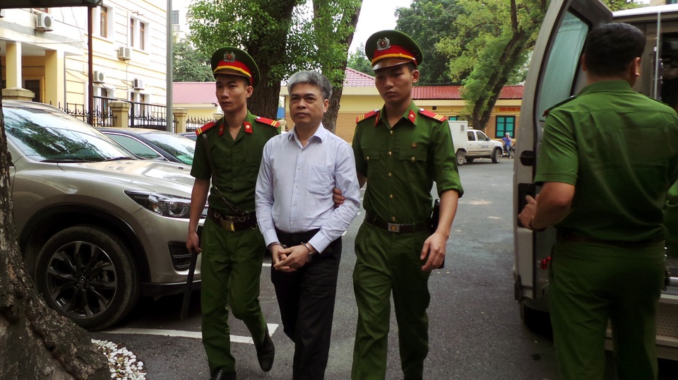 Tuyên tử hình Nguyễn Xuân Sơn, tù chung thân Hà Văn Thắm - 5
Bị cáo Nguyễn Xuân Sơn bị tuyên tử hình