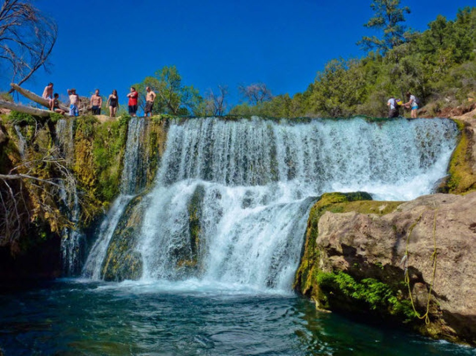 Những bể bơi tự nhiên đẹp mê hồn khắp thế giới - 4