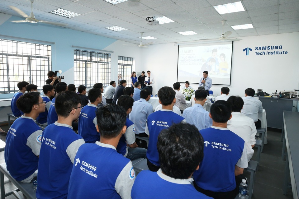 Trưởng thành từ trường nghề - Có đam mê sẽ thành công - 3 Thành công bước đầu của chương trình Samsung Tech Institute chính là khơi gợi cảm hứng học hỏi để giúp các học viên nhận ra năng lực tiềm tàng của bản thân, từ đó làm “bệ phóng” mở cửa tương lai.