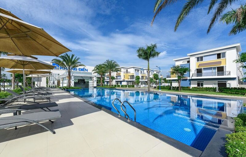 Hệ thống tiện ích gồm hồ bơi, phòng gym, mini mart, khu trò chơi trẻ em, khu BBQ… được CĐT Khang Điền chăm chút tỉ mỉ và bố trí khéo léo giúp cư dân dễ dàng sử dụng.