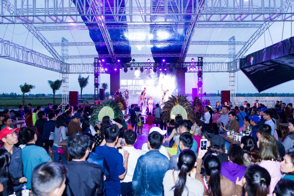 Coco Heart và những hoạt động vì cộng đồng - 3 “First Day of Xmas…Give!” diễn ra đầy sôi động và thu hút sự quan tâm của nhiều khán giả.