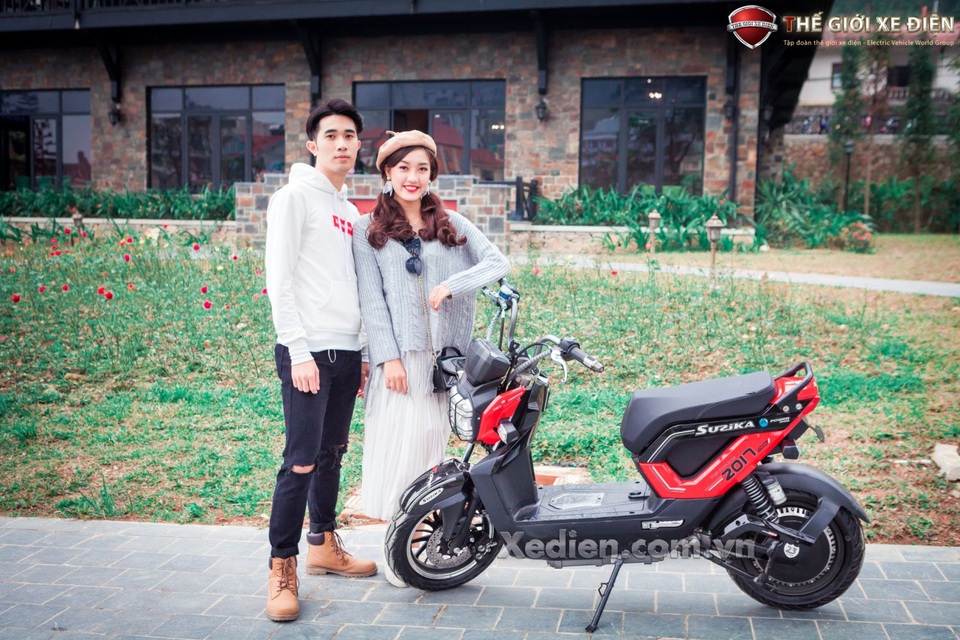 Thế Giới Xe Điện xả hàng cuối năm giá cực sốc - 3
Xe điện Zoomer Suzika nay chỉ còn 12,6 triệu đồng (giá cũ 15 triệu đồng)
