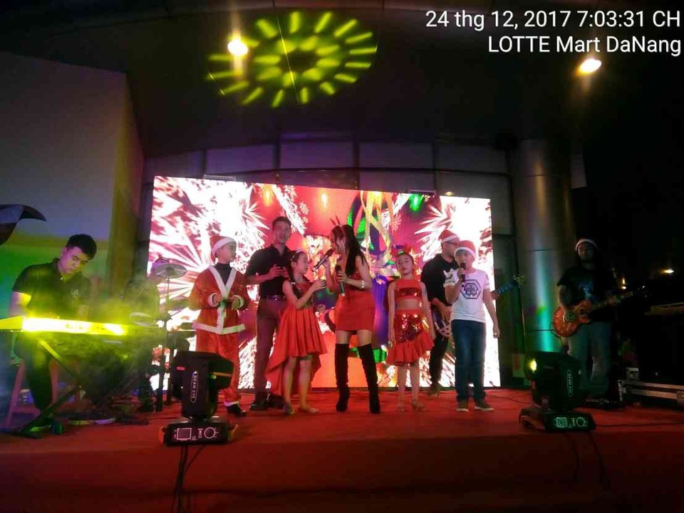 Lotte Mart đón Giáng sinh với chuỗi gala hoành tráng - 3 Lotte Mart đón Giáng sinh với chuỗi gala hoành tráng - 3
