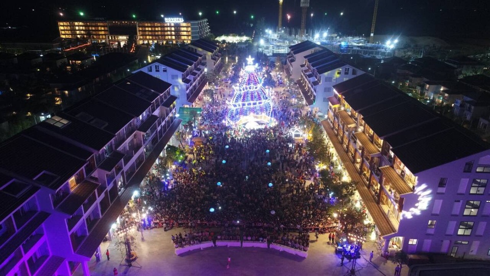 Phú Quốc chào năm mới 2018 bằng đại nhạc hội countdown sôi động - 3 Phú Quốc chào năm mới 2018 bằng đại nhạc hội countdown sôi động - 3