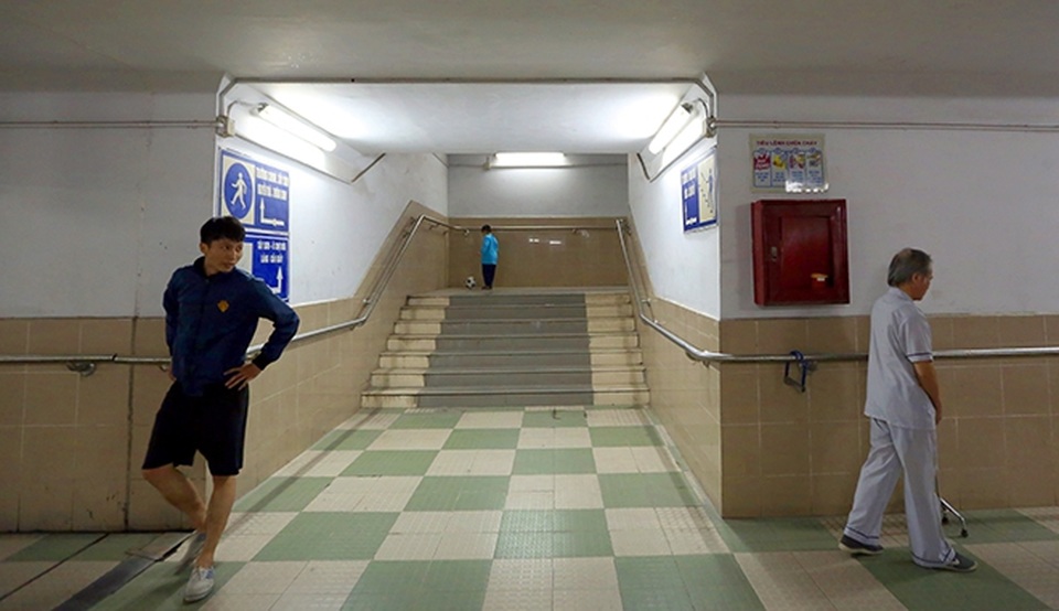 Kỳ thú cuộc sống sôi động dưới lòng đất ở Hà Nội - 11