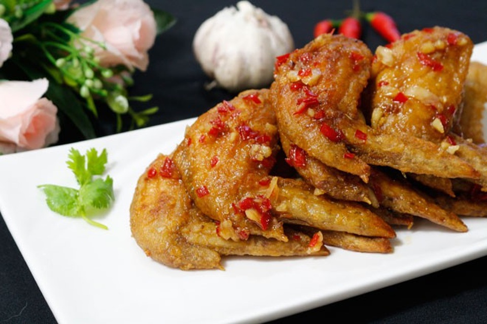 Ứa nước miếng với cánh gà chiên mắm đậm đà, giòn dai ngon đã đời - 22 Ứa nước miếng với cánh gà chiên mắm đậm đà, giòn dai ngon đã đời - 22