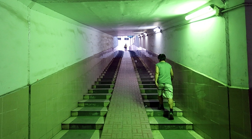 Nhịp sống thú vị mà chỉ cách thành phố ồn ào náo nhiệt bên trên chỉ vài bậc cầu thang.