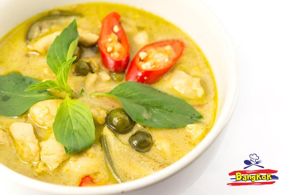 Nếu không biết ăn cay thì cà ri xanh là một lựa chọn cho bạn