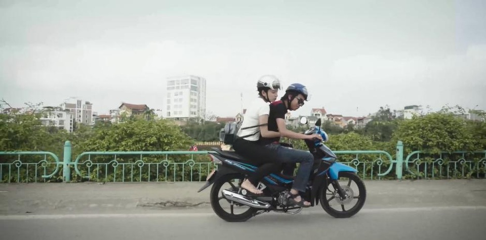 Xin đừng đổ lỗi cho tình yêu! - 4
Con gái ơi, đã bao giờ bạn tự hỏi sao chàng trai của mình cứ mỗi lần đi xe lại thích bóp phanh đến thế không?