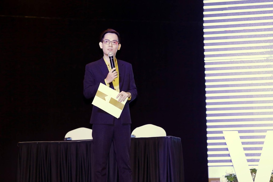 
Đắc Ngọc phát biểu tại lễ Công bố ra mắt cuộc thi HOT FACE VIETNAM 2017
