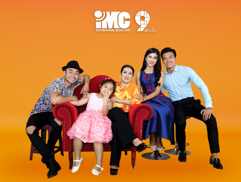 Đặc biệt, từ ngày 19/5 – 23/5/2017, các đại sứ gia đình IMC gồm Nghệ sĩ Thanh Thủy, Diễn viên Hiếu Nguyễn, Diễn viên Kim Tuyến, VJ Dustin và Diễn viên nhí Kim Thư cũng sẽ dành tặng cho khán giả Đà Nẵng những món quà bất ngờ qua chuỗi hoạt động tương tác như “Siêu Remote”, “Chuyến xe vui vẻ IMC” diễn ra tại hệ thống siêu thị, chợ, rạp chiếu phim, trường đại học...