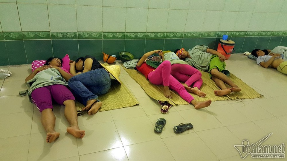 Say ngủ dưới hầm mát lịm khi mặt đất nóng 57 độ - 5